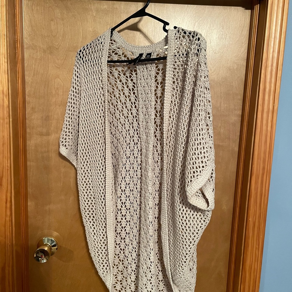 Women’s knitted sweater vest
